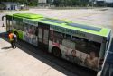 Xe buýt chạy bằng pin năng lượng mặt trời ra mắt tại Singapore, công nghệ có gì đặc biệt ?