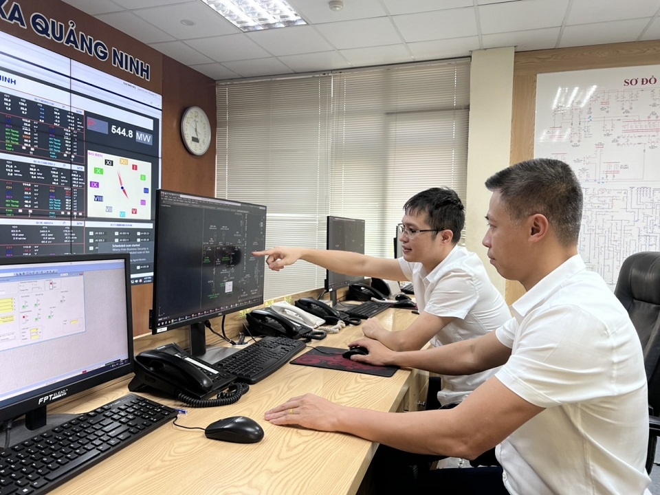 CBNV Công ty Điện lực Quảng Ninh tính toán phương án đảm bảo cấp điện cho Sea Games 31 diễn ra tại địa phương