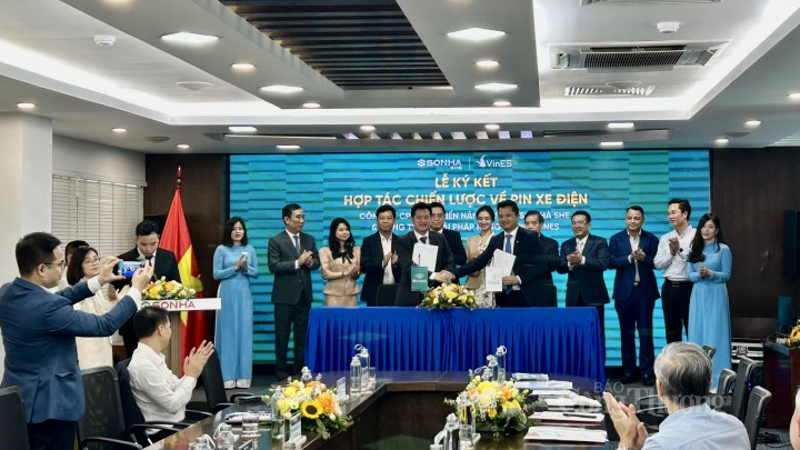 Công ty Cổ phần Phát triển năng lượng Sơn Hà (thuộc Tập đoàn Sơn Hà) và Công ty Cổ phần Giải pháp năng lượng VinES đã tổ chức Lễ ký kết hợp tác chiến lược về pin xe điện_Tin tức công ty Điện Sao Việt