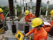 EVNSPC gắn biển công trình chào mừng Đại hội Đảng các cấp tại TBA 110kV Thủ Thừa